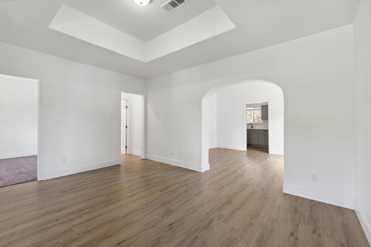 630 N Roosevelt Ave, Fresno, CA 93728