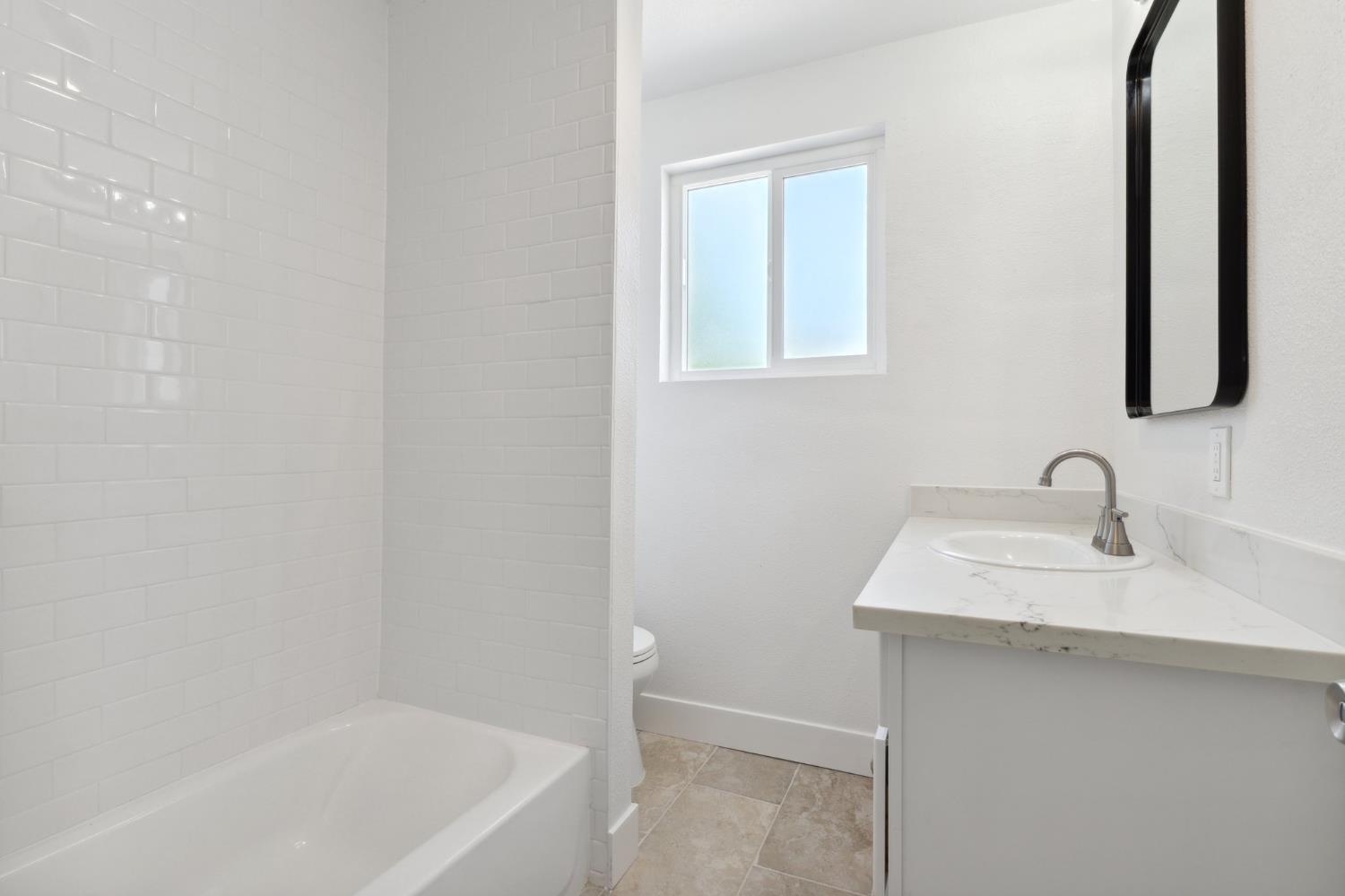 630 N Roosevelt Ave, Fresno, CA 93728