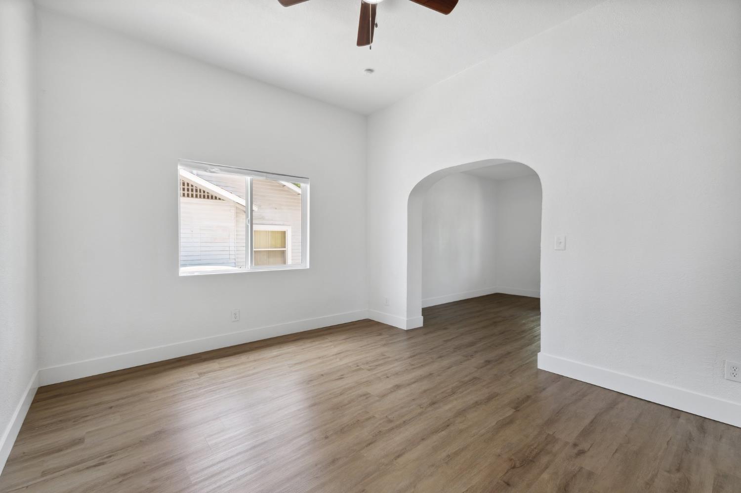 630 N Roosevelt Ave, Fresno, CA 93728