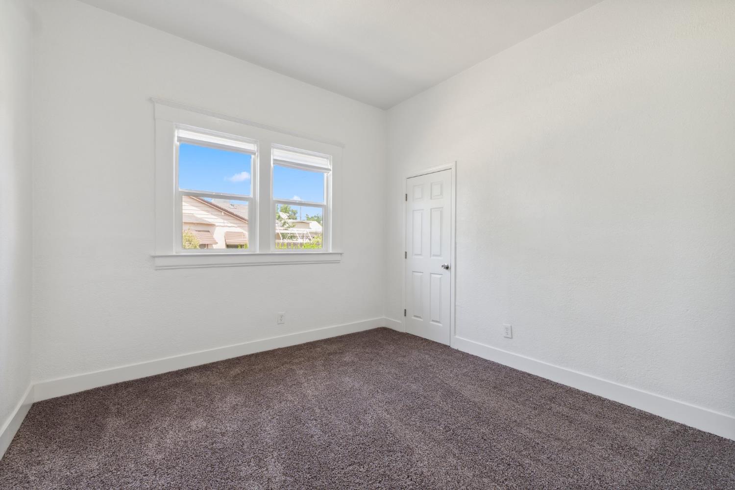 630 N Roosevelt Ave, Fresno, CA 93728