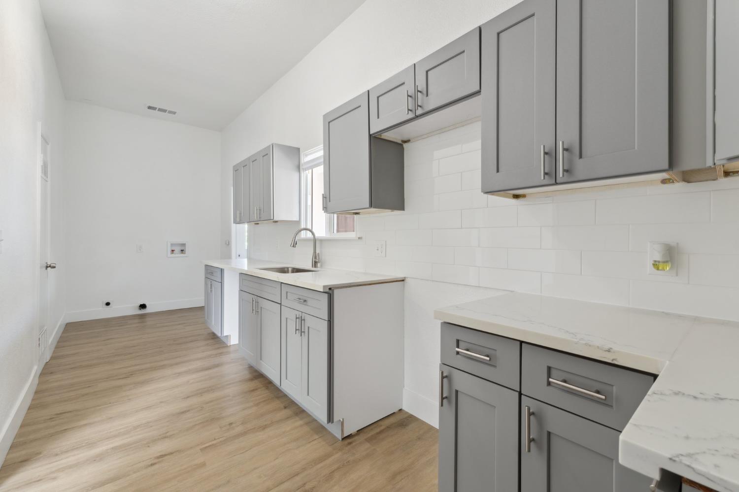 630 N Roosevelt Ave, Fresno, CA 93728