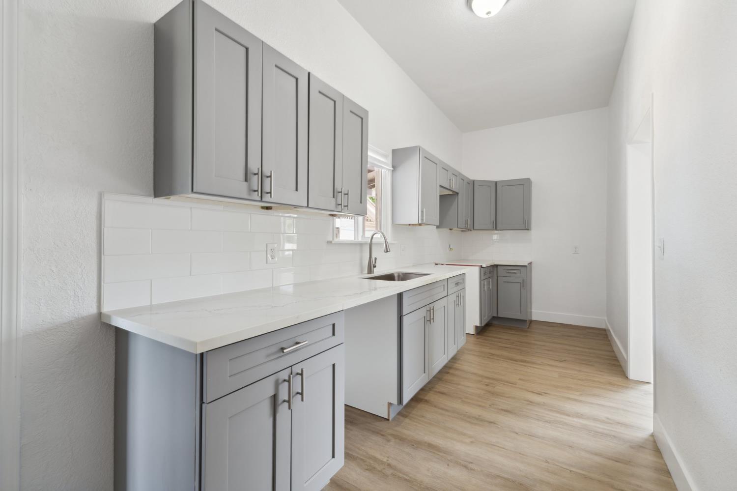 630 N Roosevelt Ave, Fresno, CA 93728