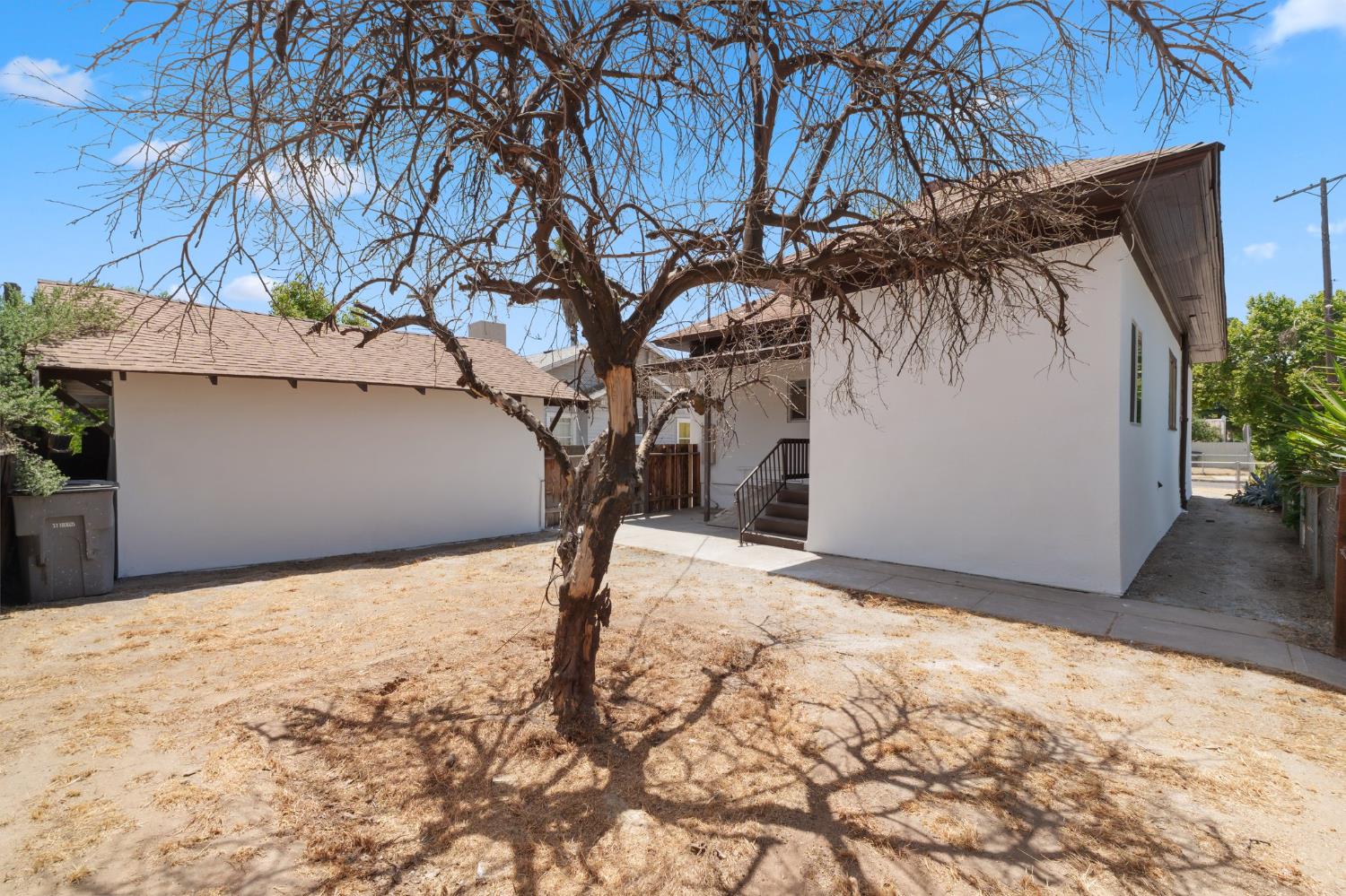 630 N Roosevelt Ave, Fresno, CA 93728