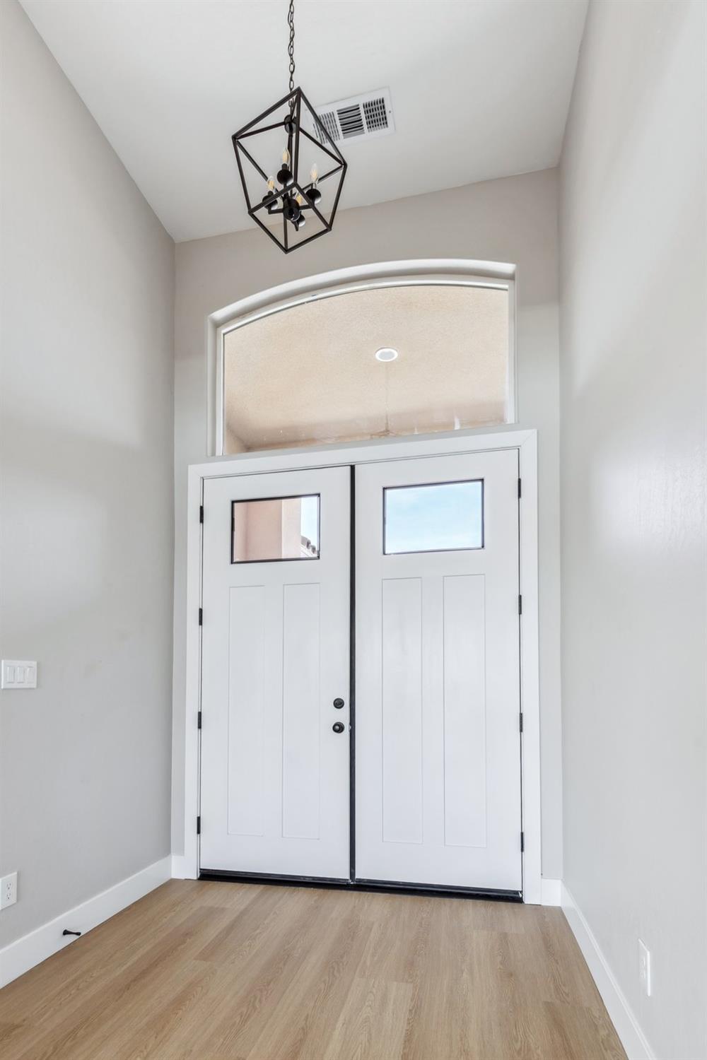 8385 Lake Shore Dr, Chowchilla, CA 93610