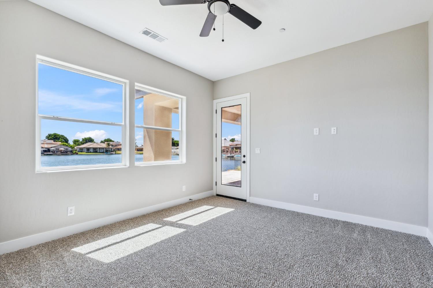 8385 Lake Shore Dr, Chowchilla, CA 93610