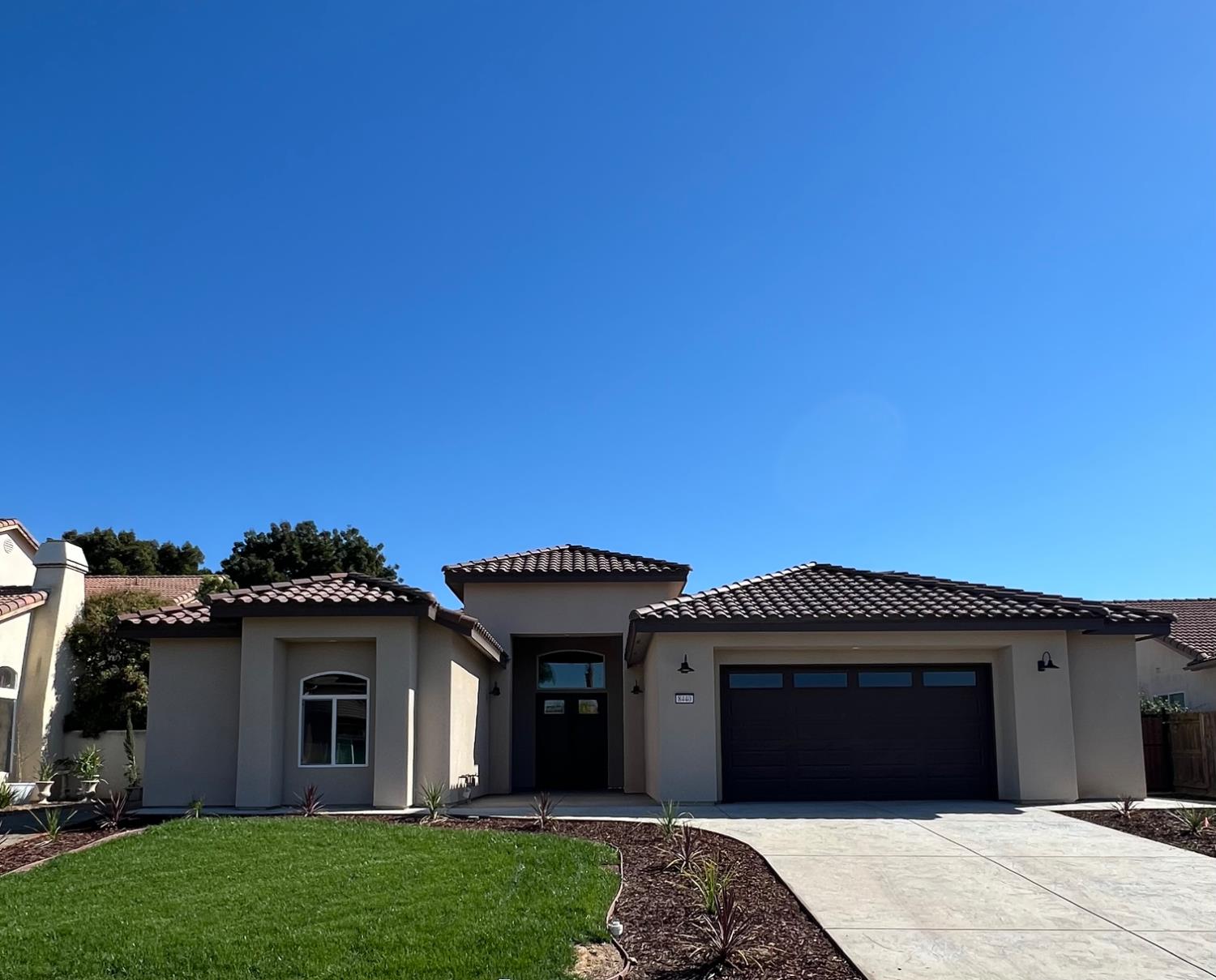 8440 Lake Shore Dr, Chowchilla, CA 93610