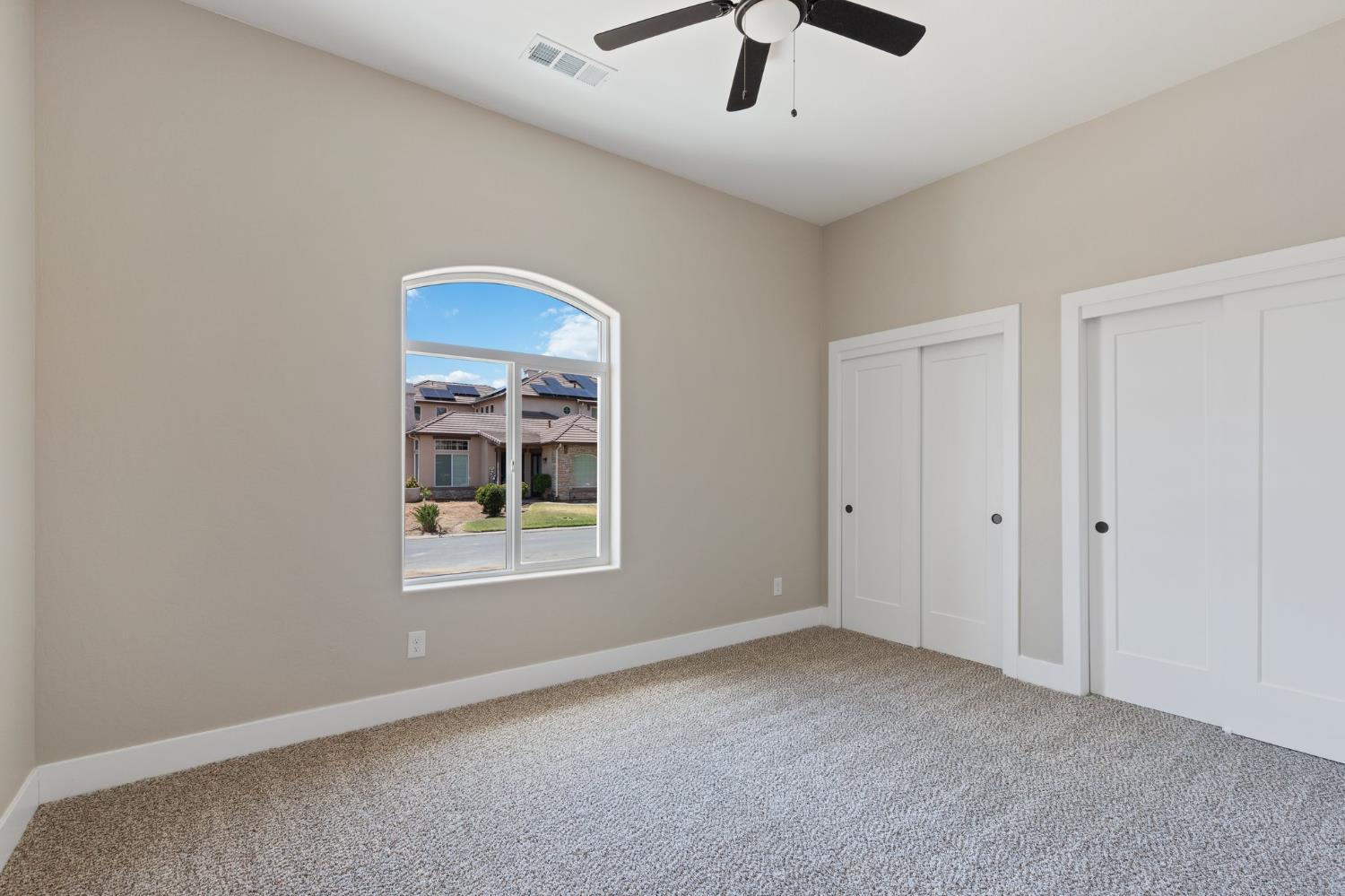 8440 Lake Shore Dr, Chowchilla, CA 93610