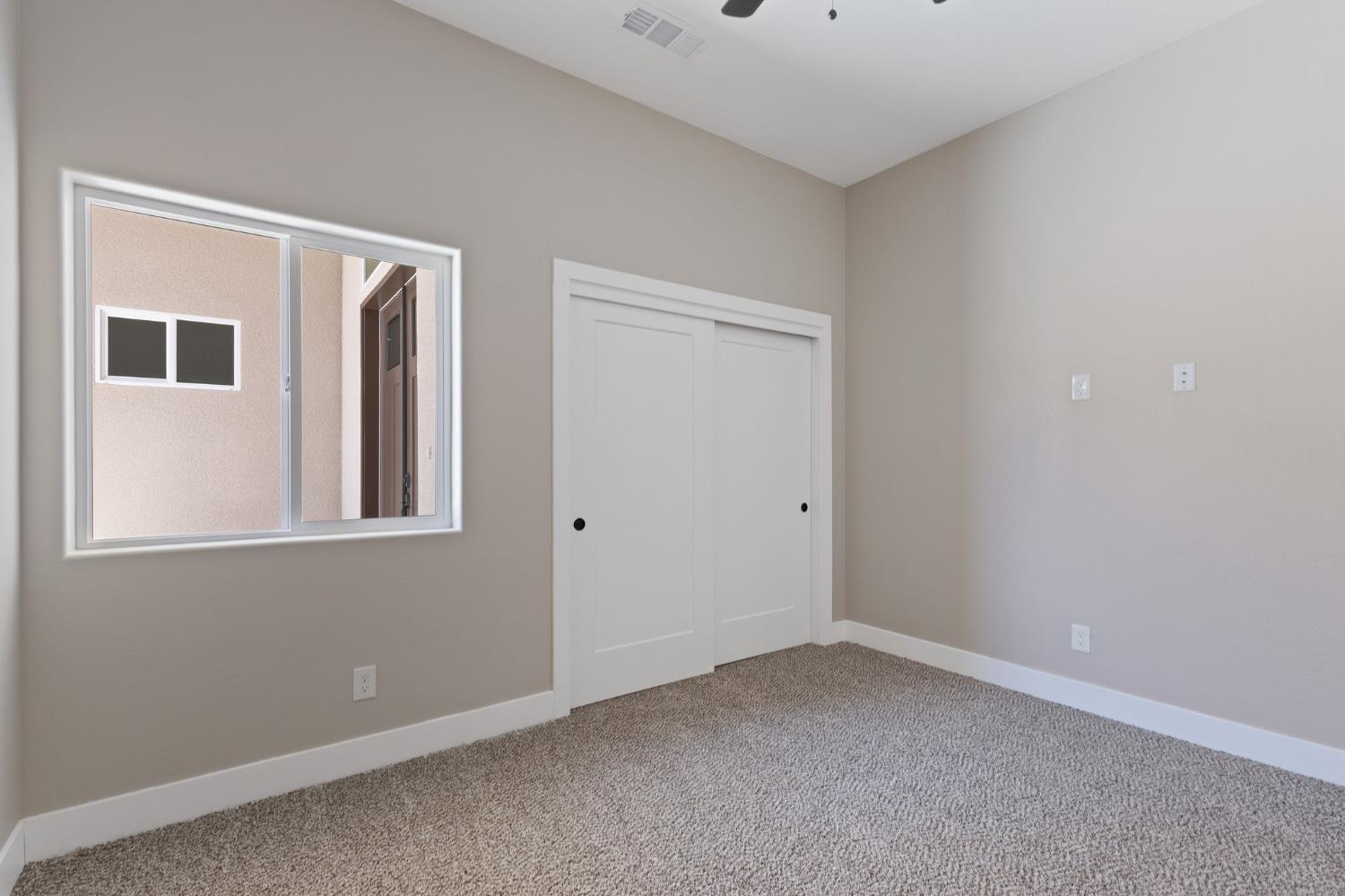 8440 Lake Shore Dr, Chowchilla, CA 93610