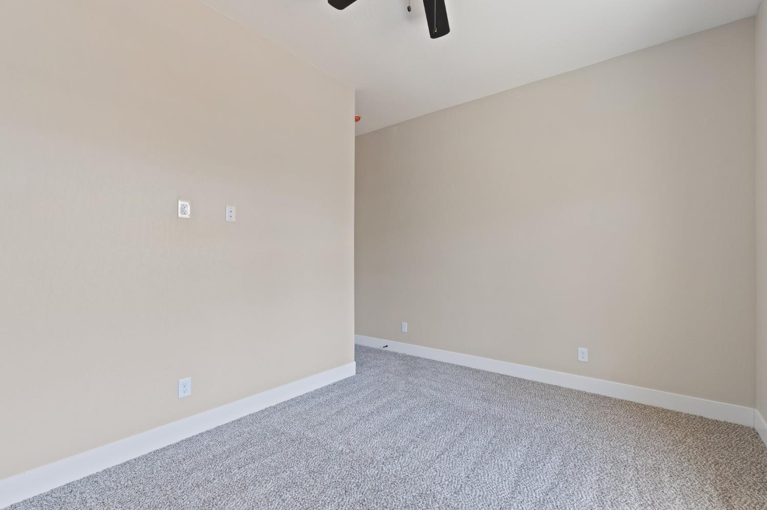 8440 Lake Shore Dr, Chowchilla, CA 93610