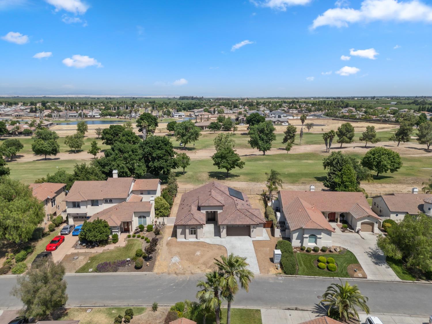 8440 Lake Shore Dr, Chowchilla, CA 93610