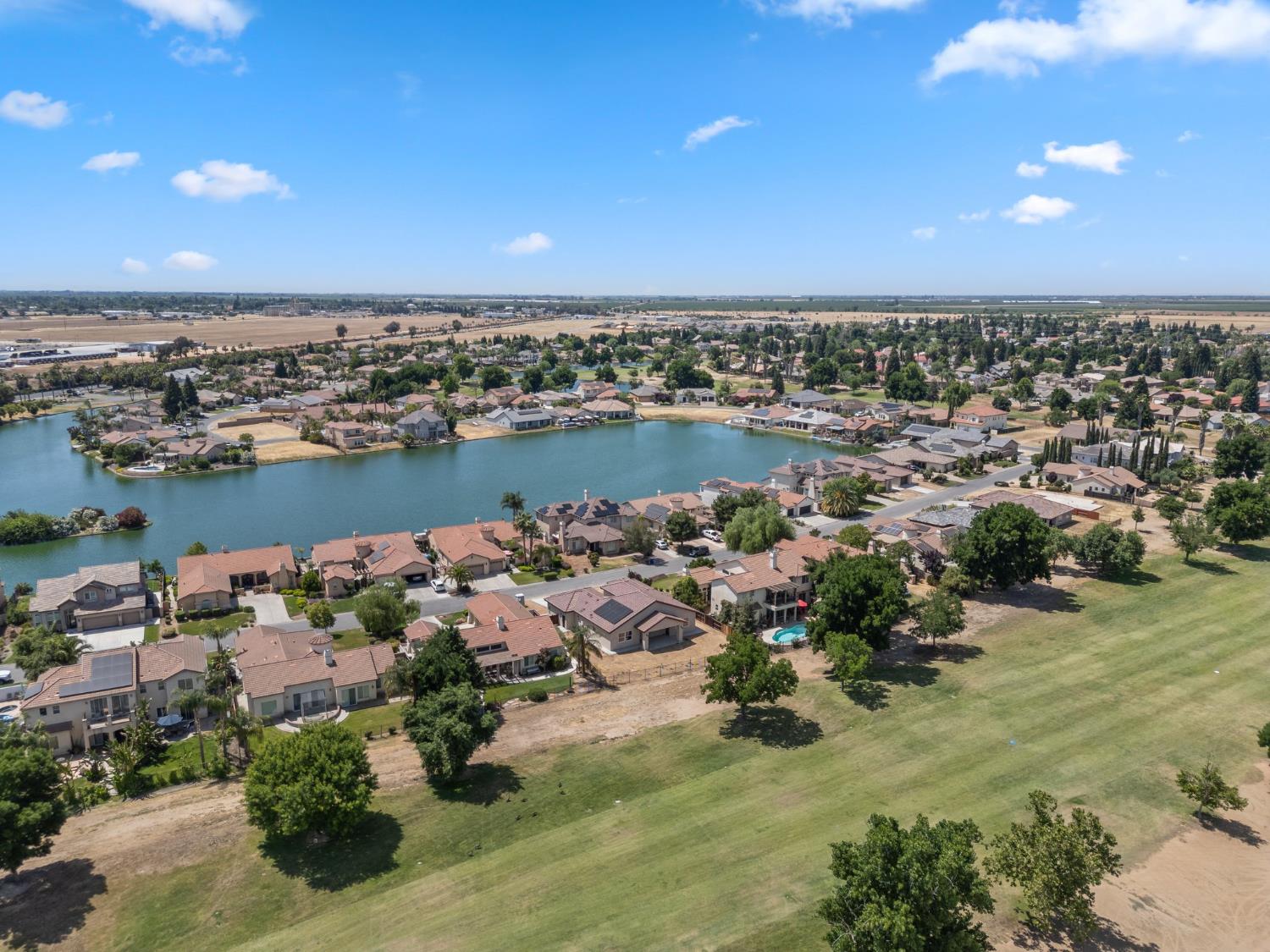 8440 Lake Shore Dr, Chowchilla, CA 93610