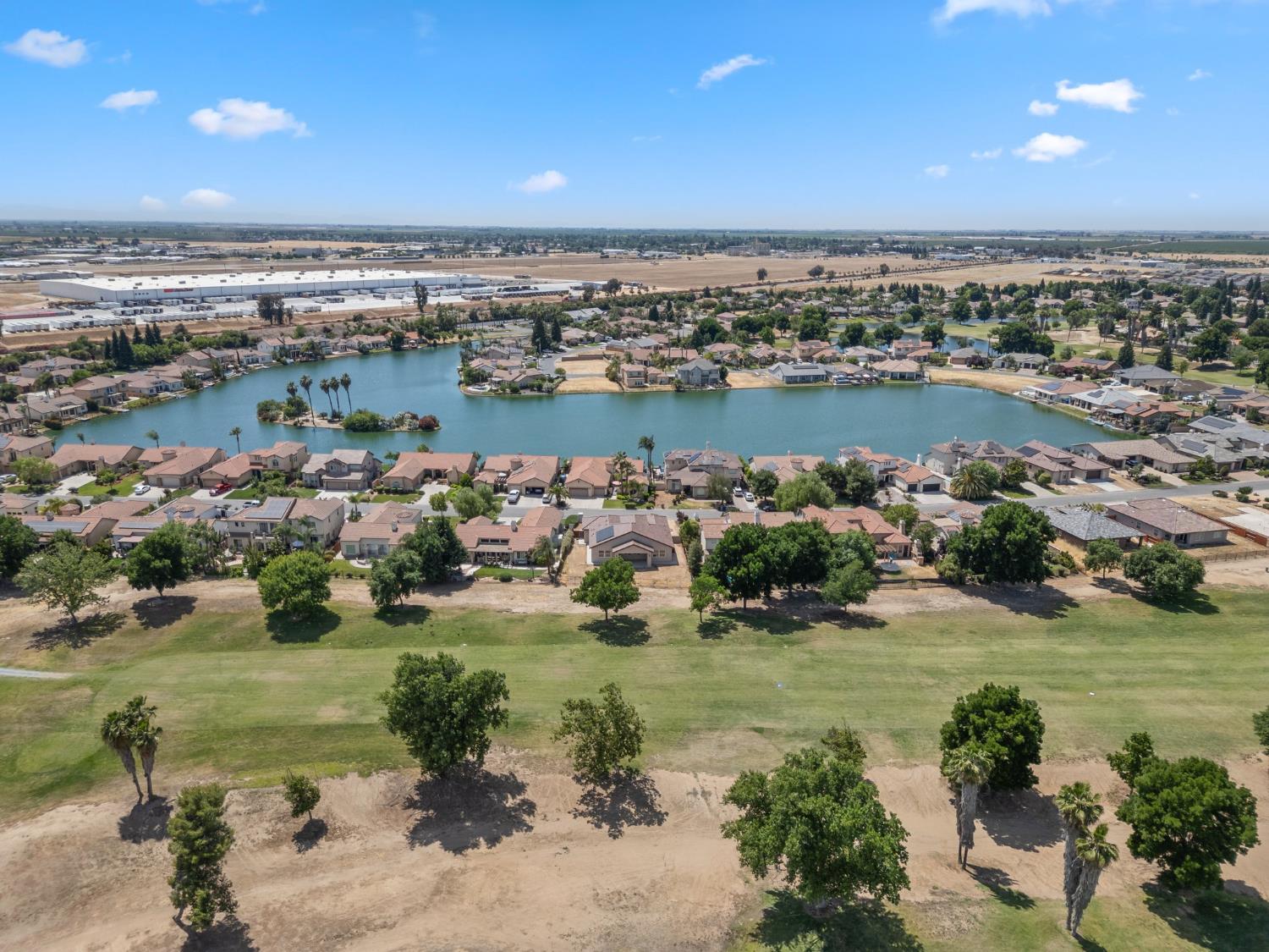 8440 Lake Shore Dr, Chowchilla, CA 93610