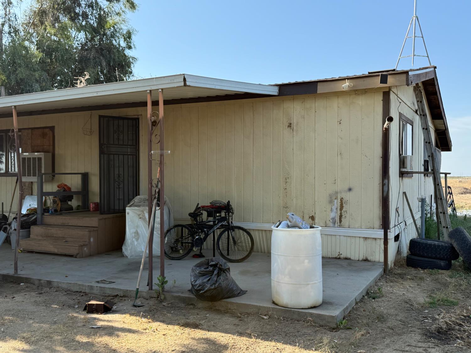 12326 E Dinuba Ave, Selma, CA 96662