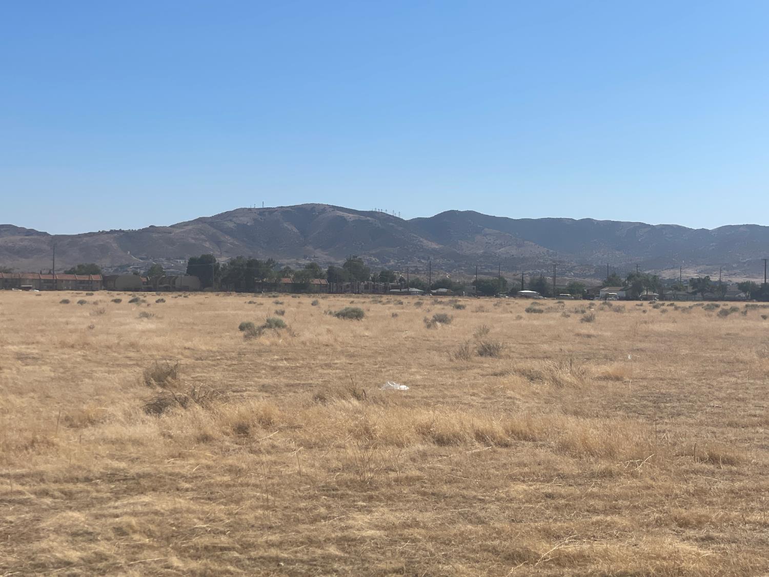 12 Avenue P8 E, Palmdale, CA 93550