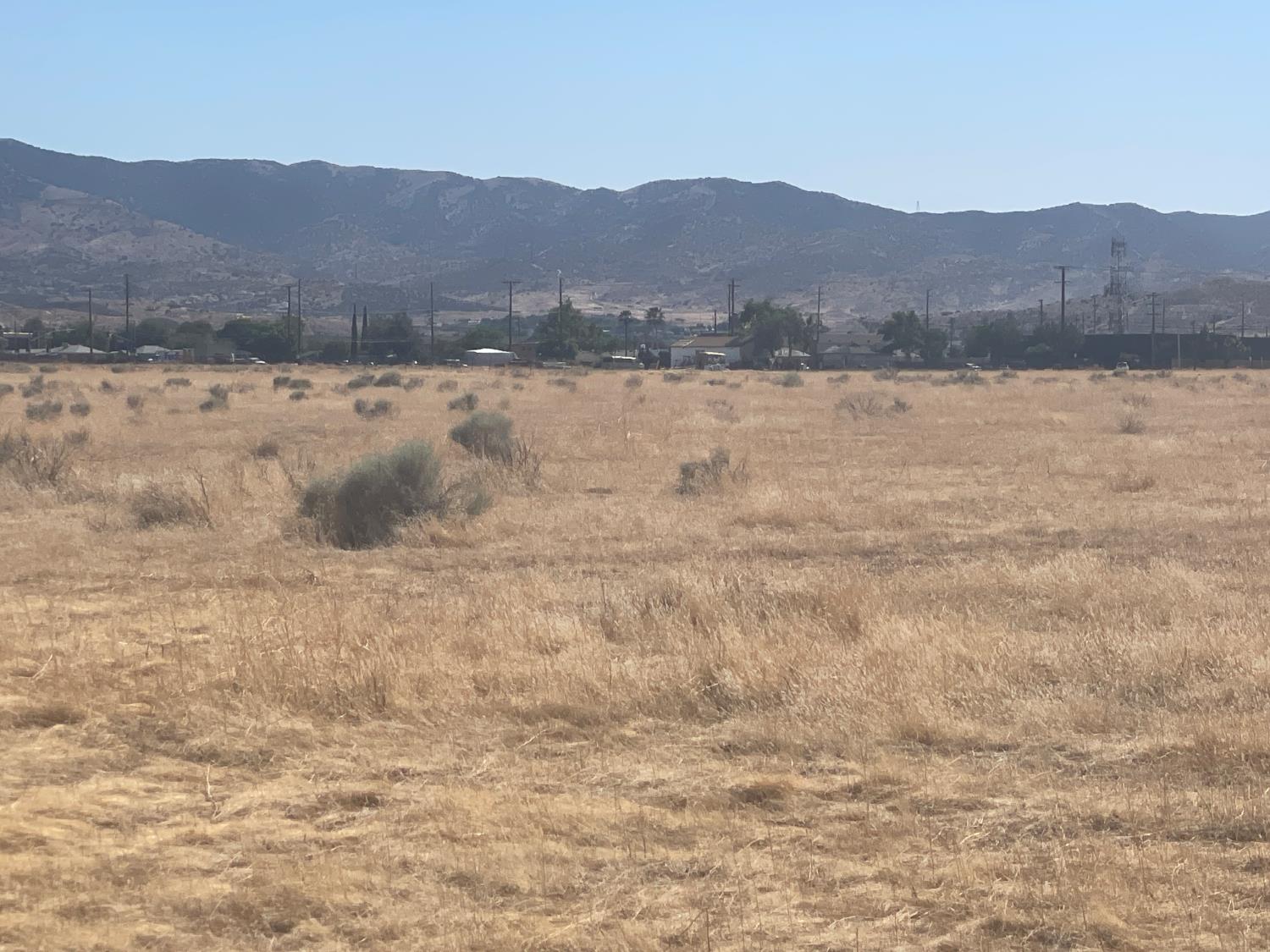 12 Avenue P8 E, Palmdale, CA 93550