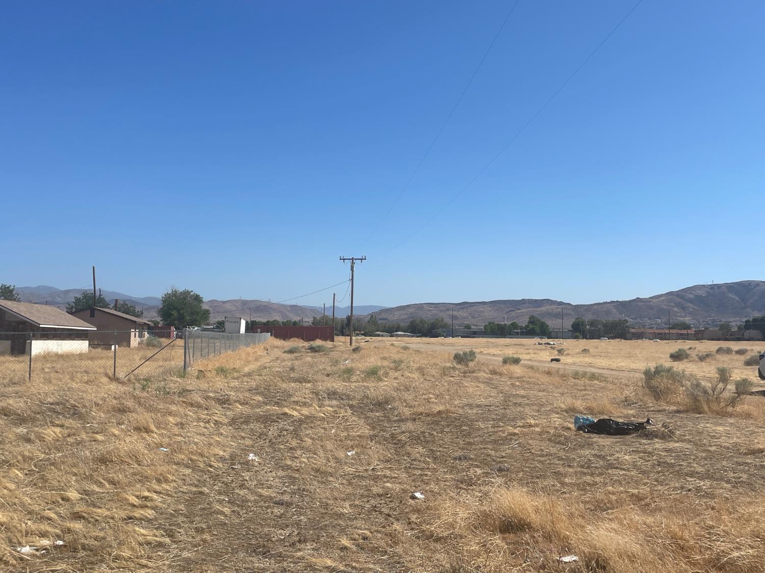 12 Avenue P8 E, Palmdale, CA 93550