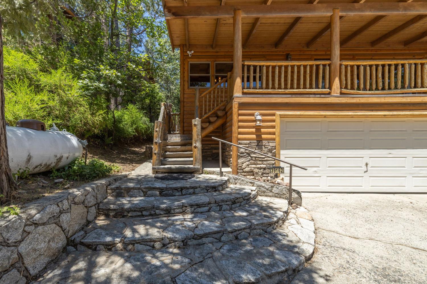 39162 Manzanita, Bass Lake, CA 93604