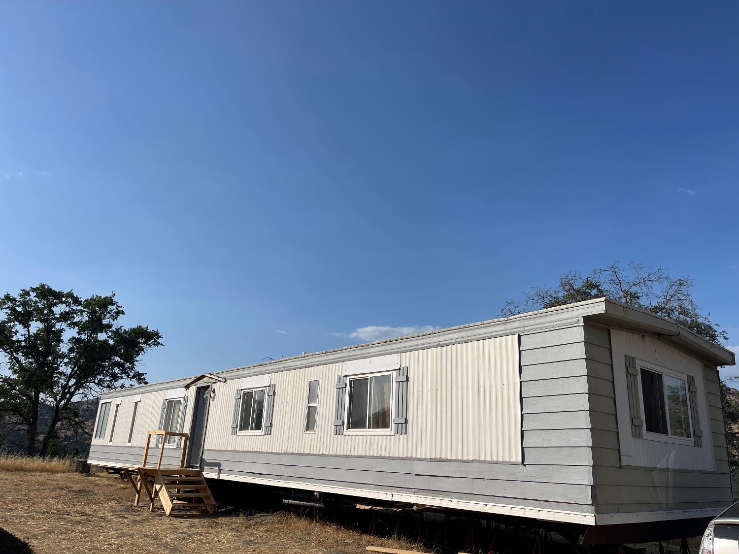 37575 Shadybrook Ln, Yokuts Valley, CA 93675