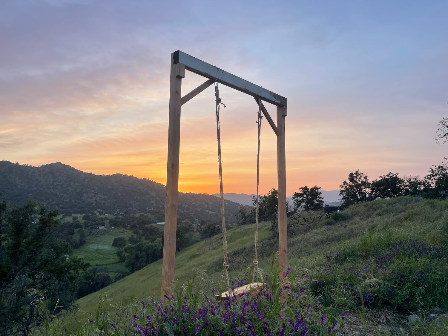 37575 Shadybrook Ln, Yokuts Valley, CA 93675