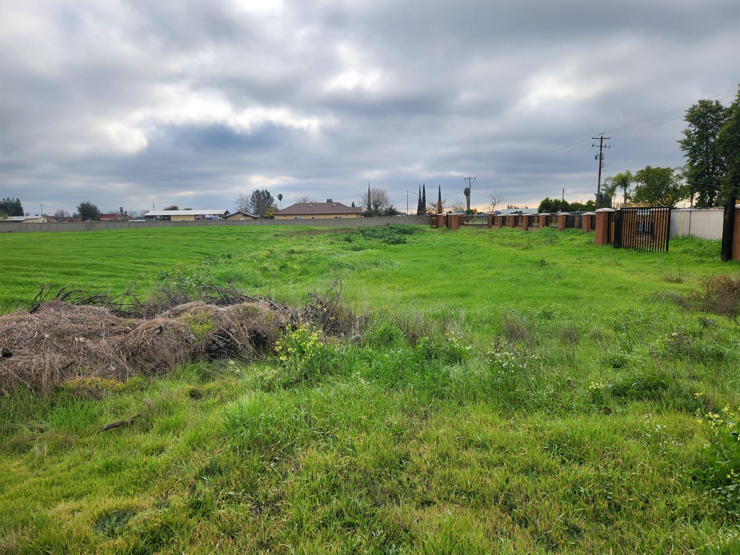 2210 Grantland Ave, Fresno, CA 93723