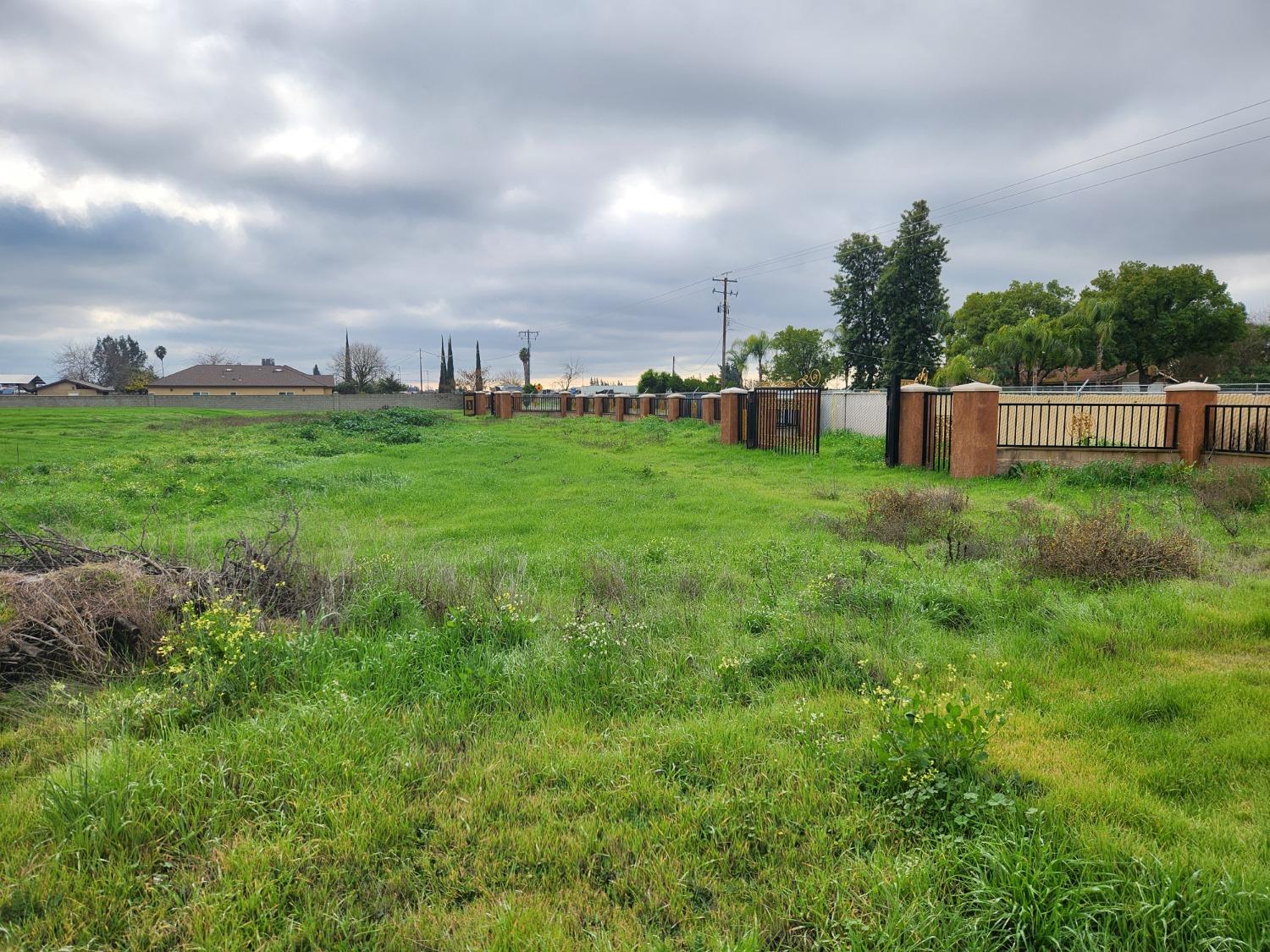 2210 Grantland Ave, Fresno, CA 93723