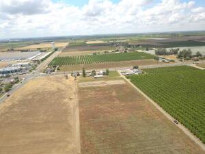 7116 Avenue 416, Dinuba, CA 93618