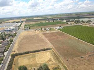 7116 Avenue 416, Dinuba, CA 93618