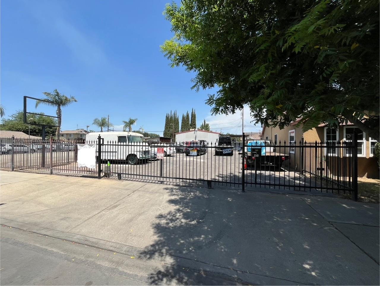 1510 G St, Reedley, CA 93654