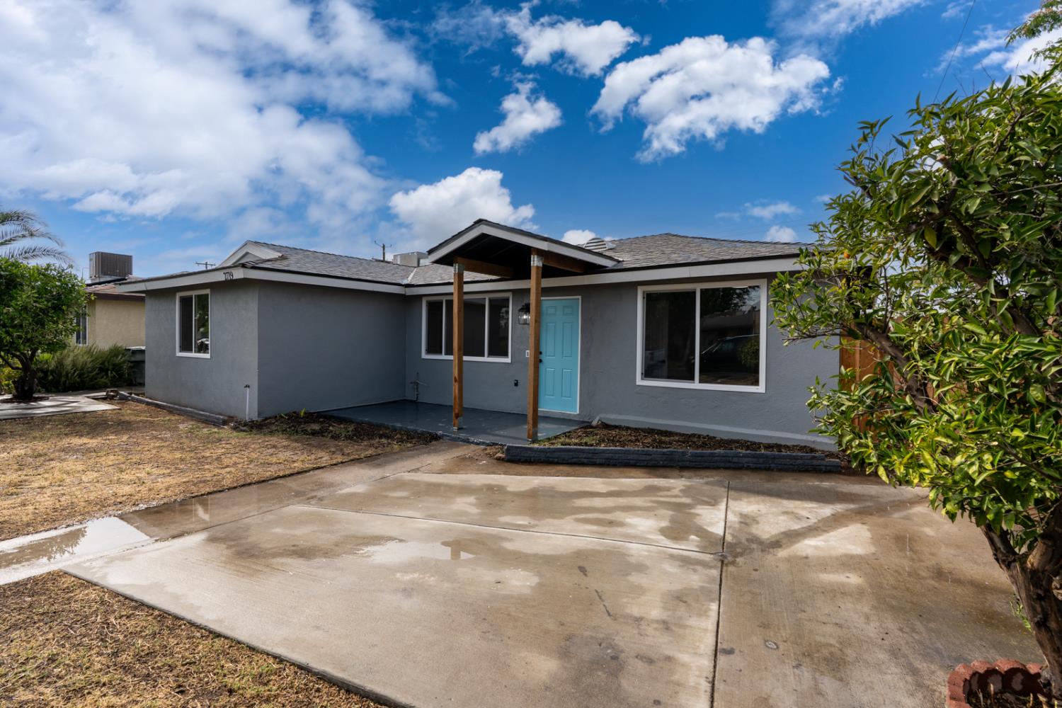 2719 E Norwich Ave, Fresno, CA 93726