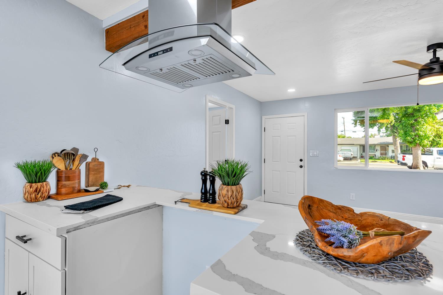 2719 E Norwich Ave, Fresno, CA 93726