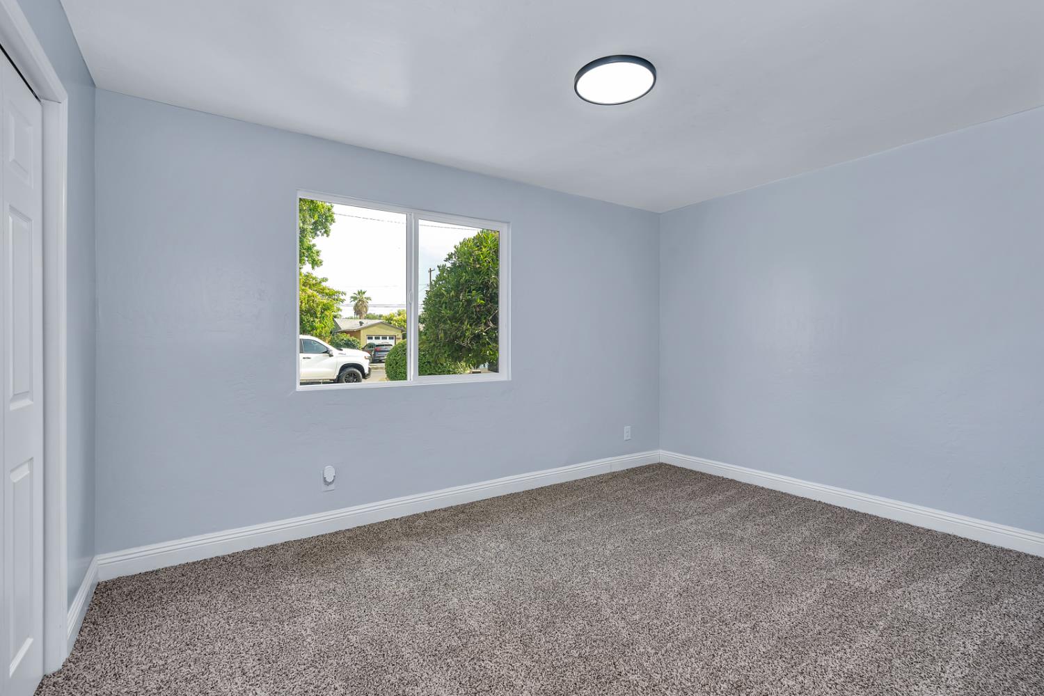 2719 E Norwich Ave, Fresno, CA 93726