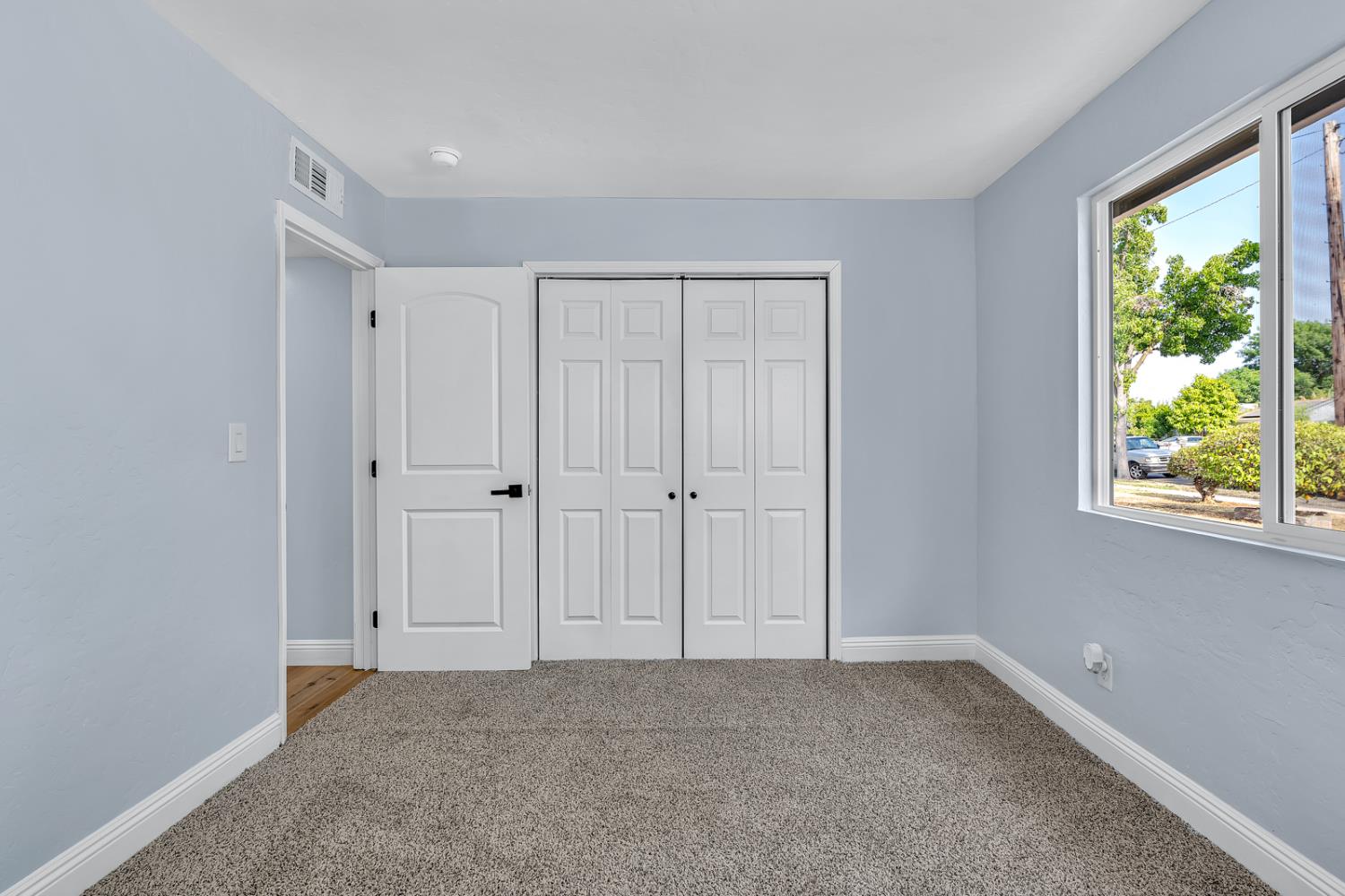 2719 E Norwich Ave, Fresno, CA 93726