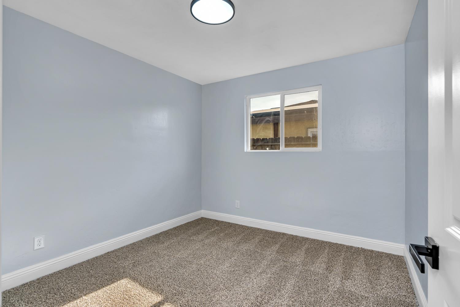 2719 E Norwich Ave, Fresno, CA 93726