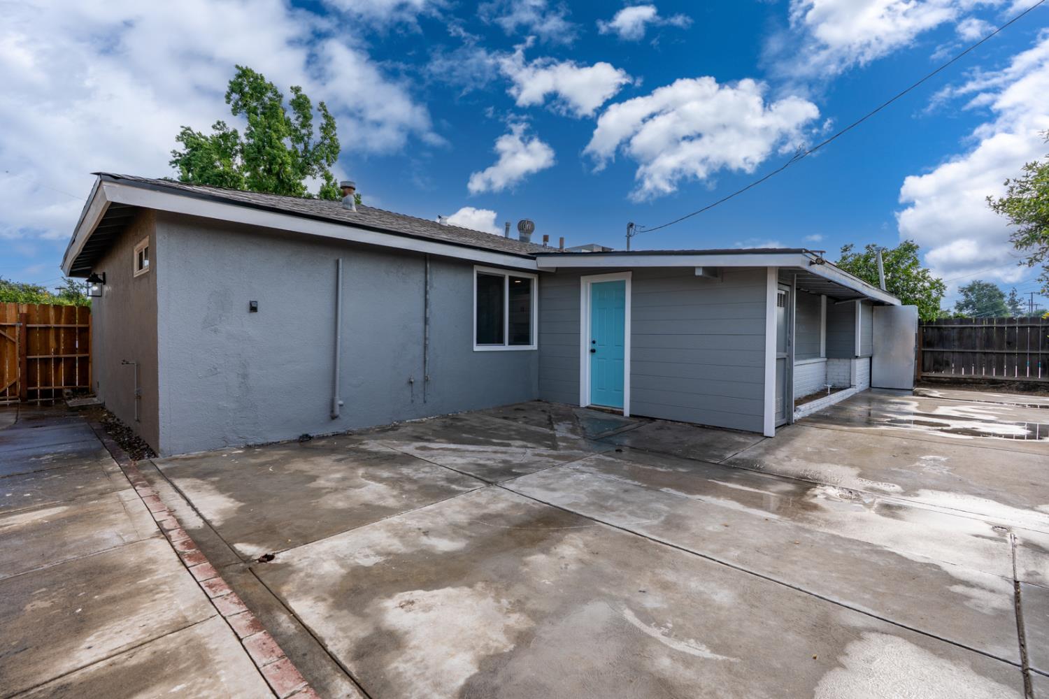 2719 E Norwich Ave, Fresno, CA 93726
