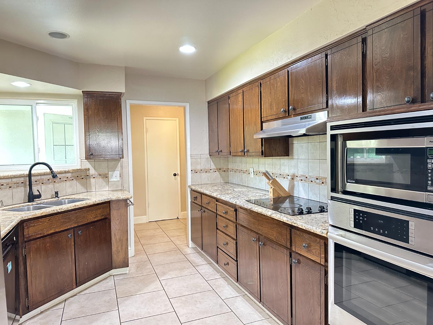 6284 N Del Mar Ave, Fresno, CA 93704