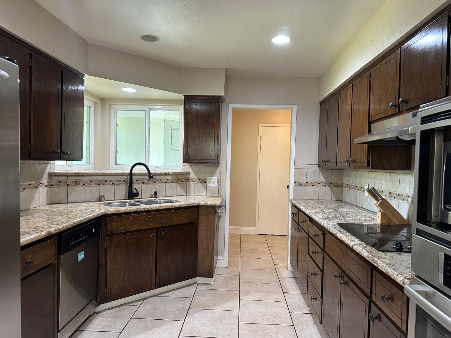 6284 N Del Mar Ave, Fresno, CA 93704