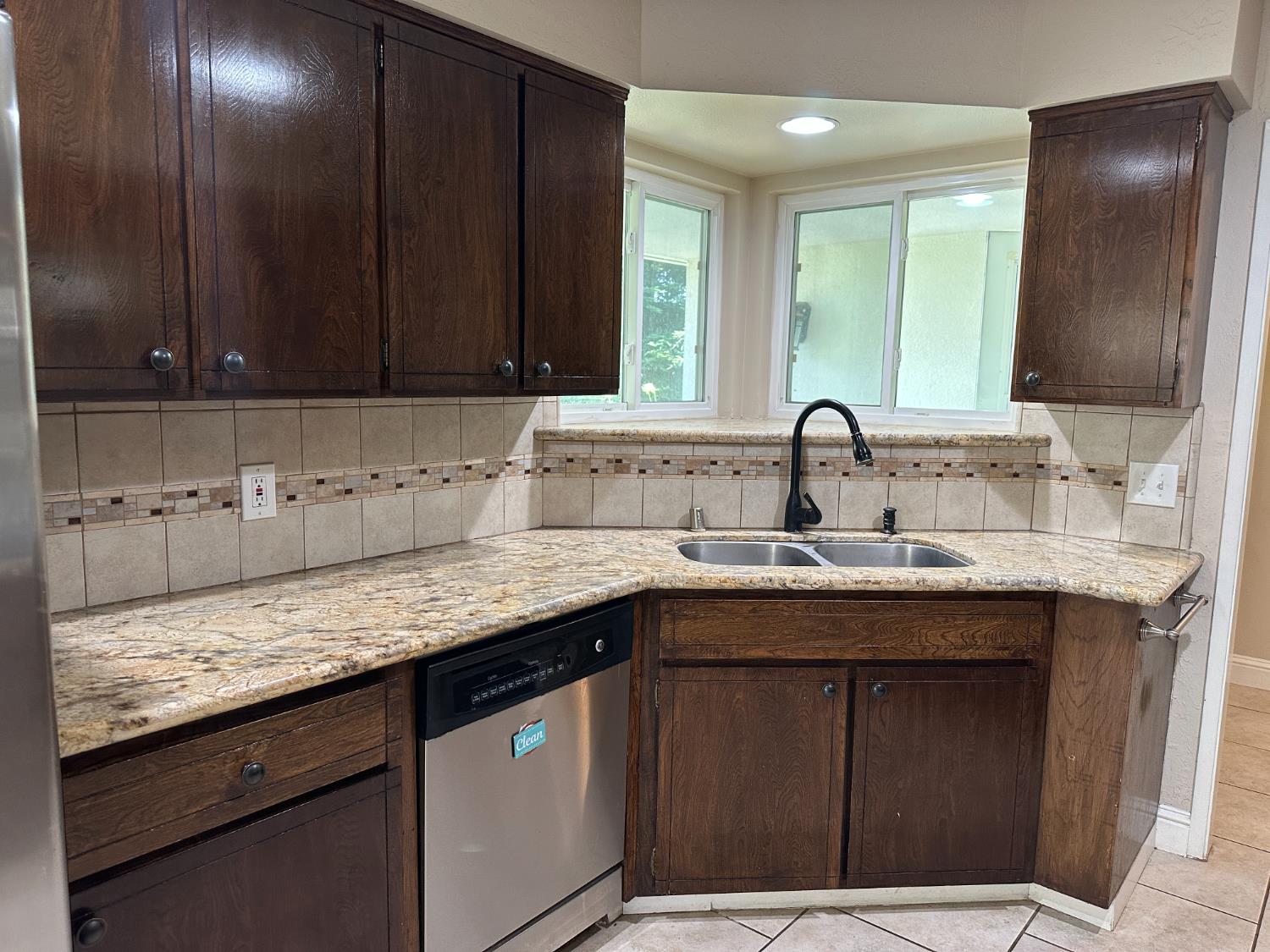 6284 N Del Mar Ave, Fresno, CA 93704