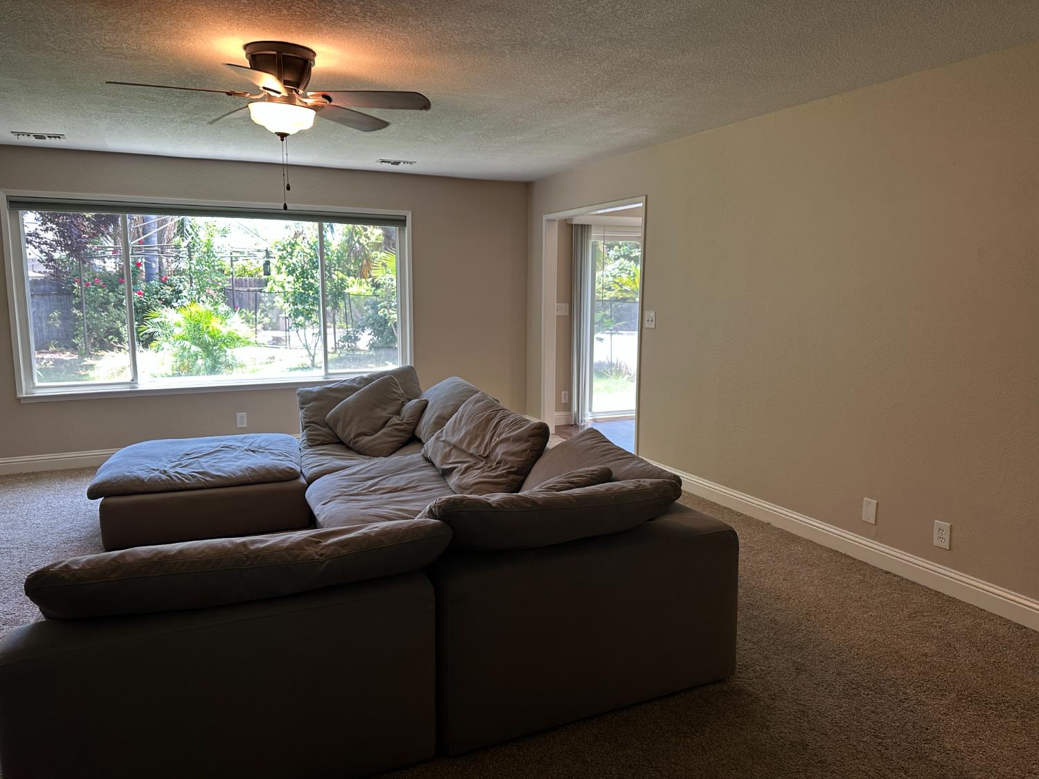 6284 N Del Mar Ave, Fresno, CA 93704