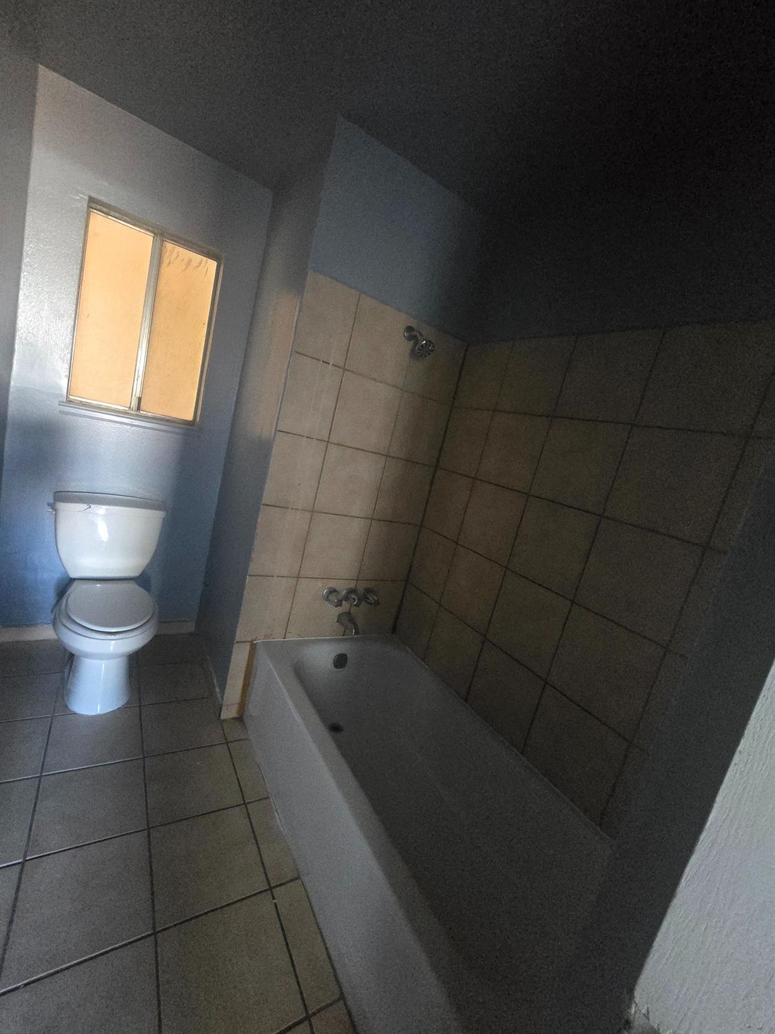 924 W Myers, Fresno, CA 93706