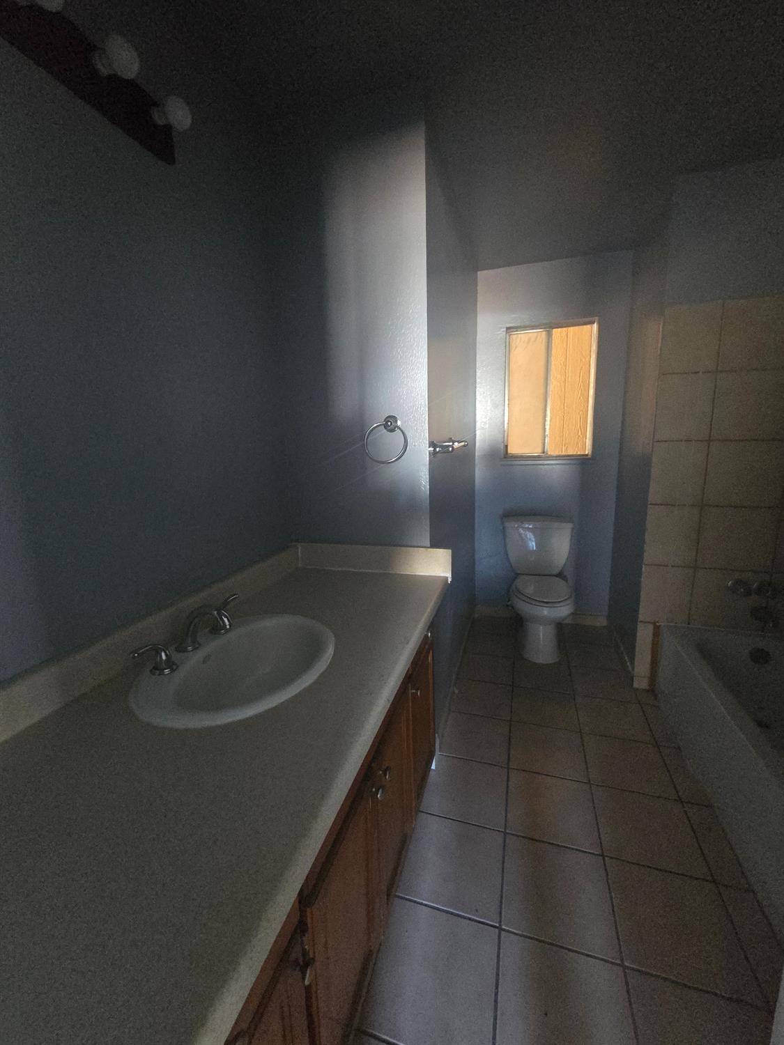 924 W Myers, Fresno, CA 93706