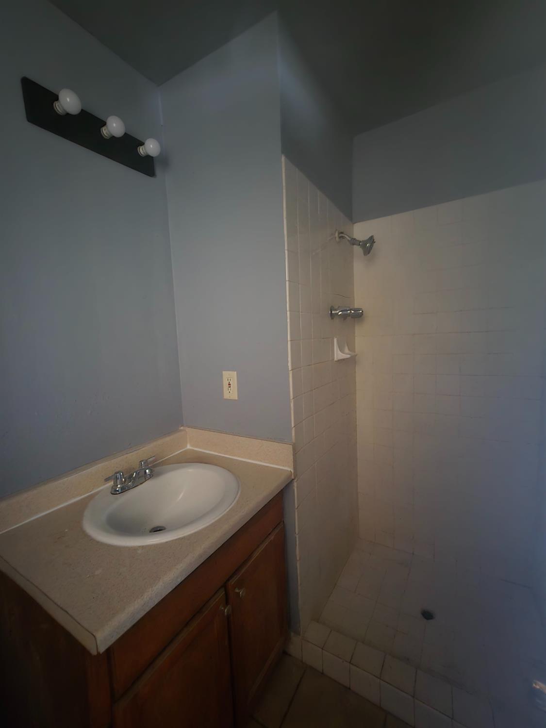 924 W Myers, Fresno, CA 93706