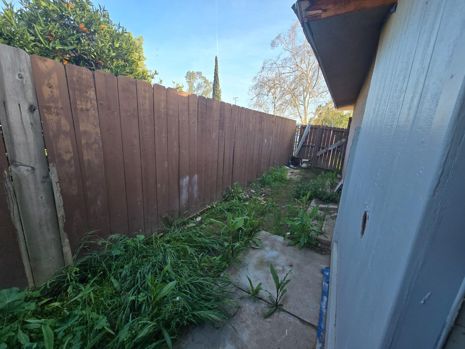 924 W Myers, Fresno, CA 93706