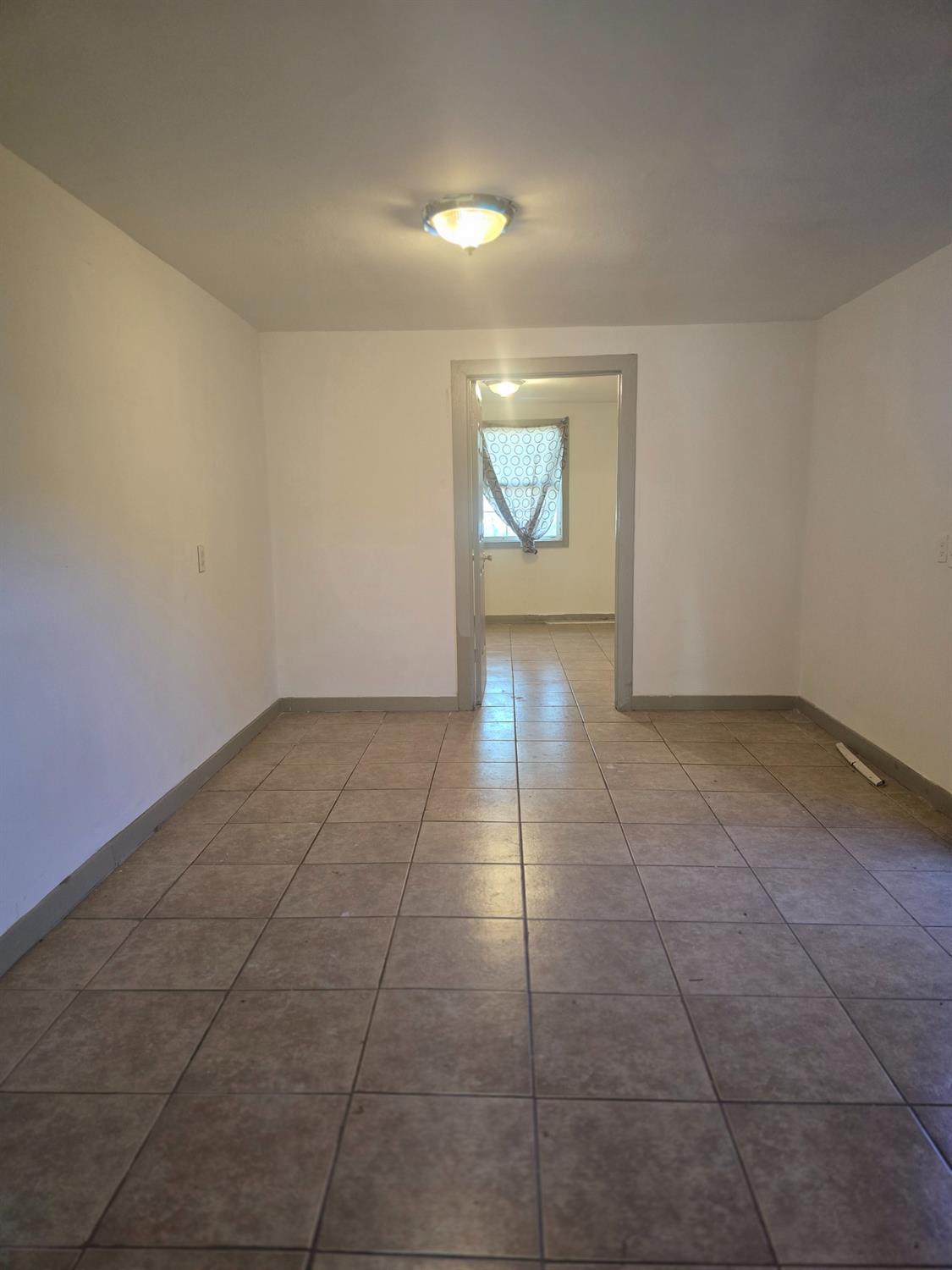 924 W Myers, Fresno, CA 93706