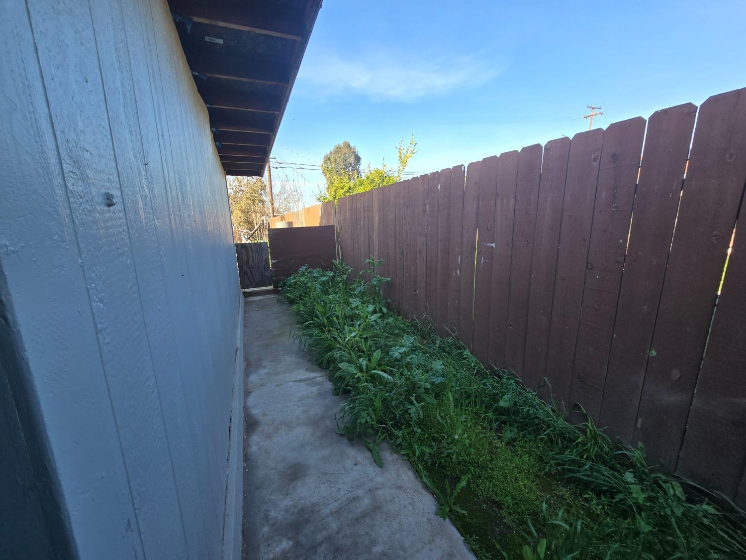 924 W Myers, Fresno, CA 93706