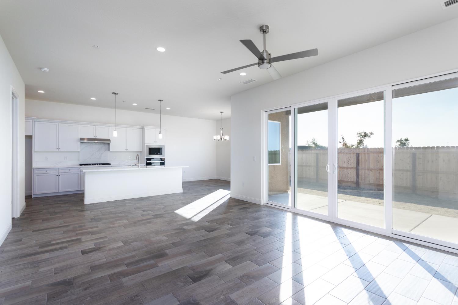 3081 19th St, Kingsburg, CA 93631