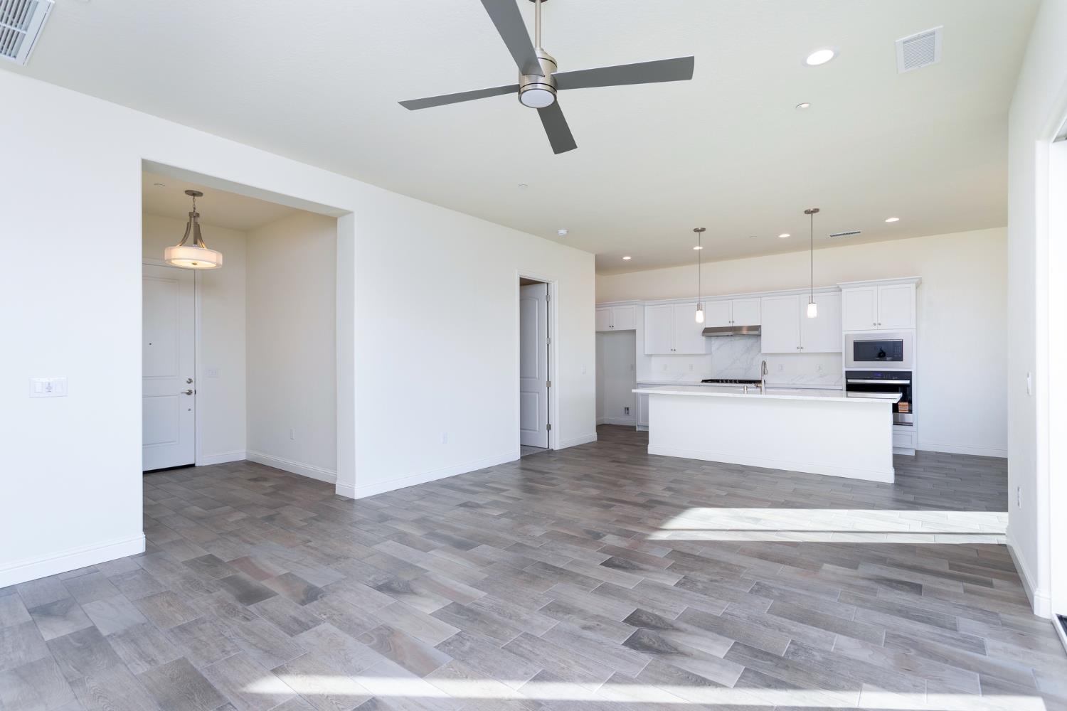 3081 19th St, Kingsburg, CA 93631