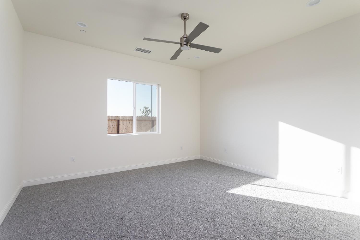 3081 19th St, Kingsburg, CA 93631