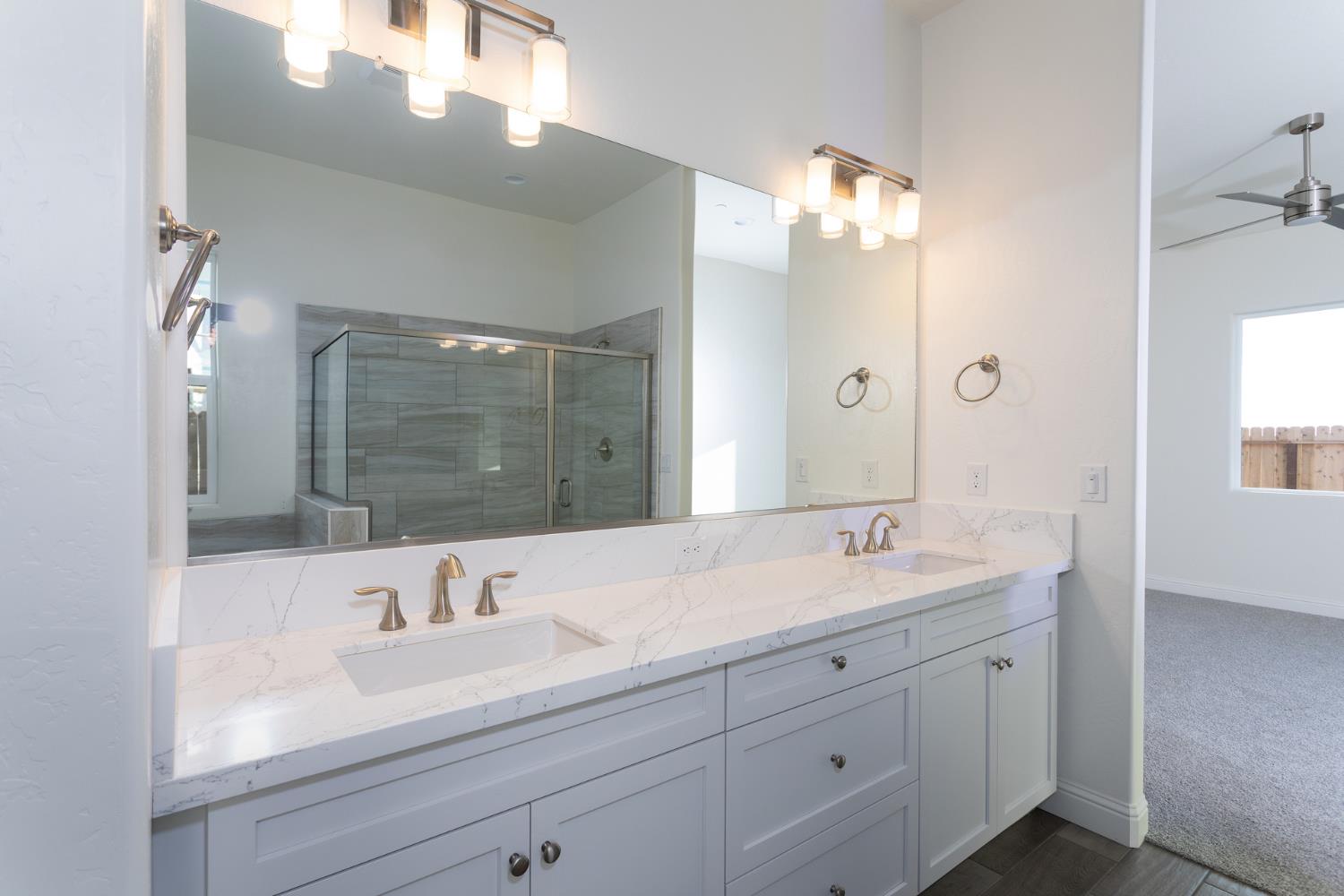 3081 19th St, Kingsburg, CA 93631