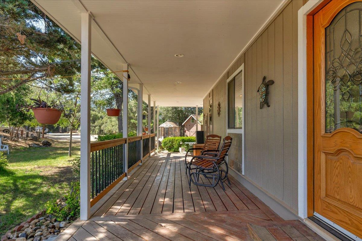 46281 Eastwood Dr S, Oakhurst, CA 93644