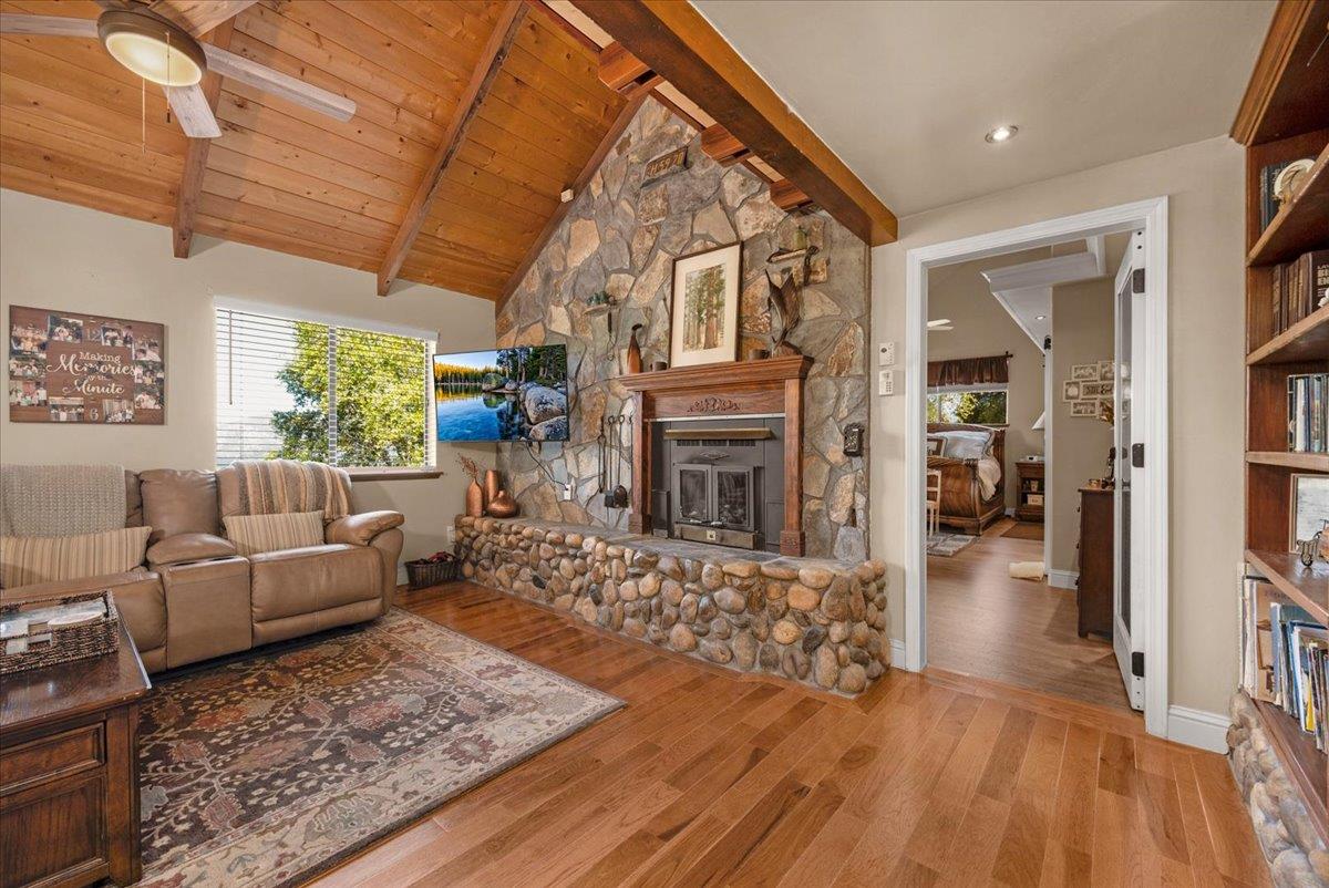 46281 Eastwood Dr S, Oakhurst, CA 93644